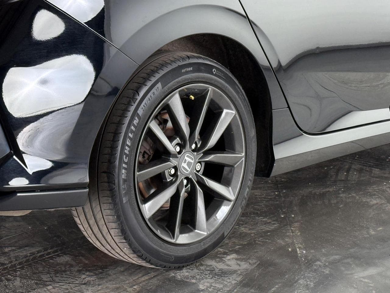 HONDA Civic thumbnail Wheel