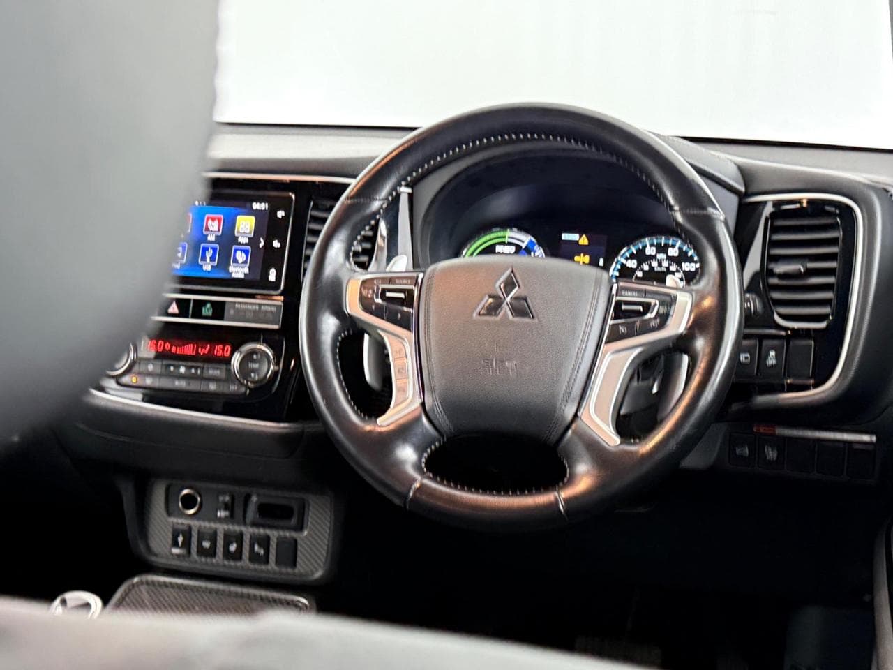 MITSUBISHI OUTLANDER thumbnail Steering Wheel