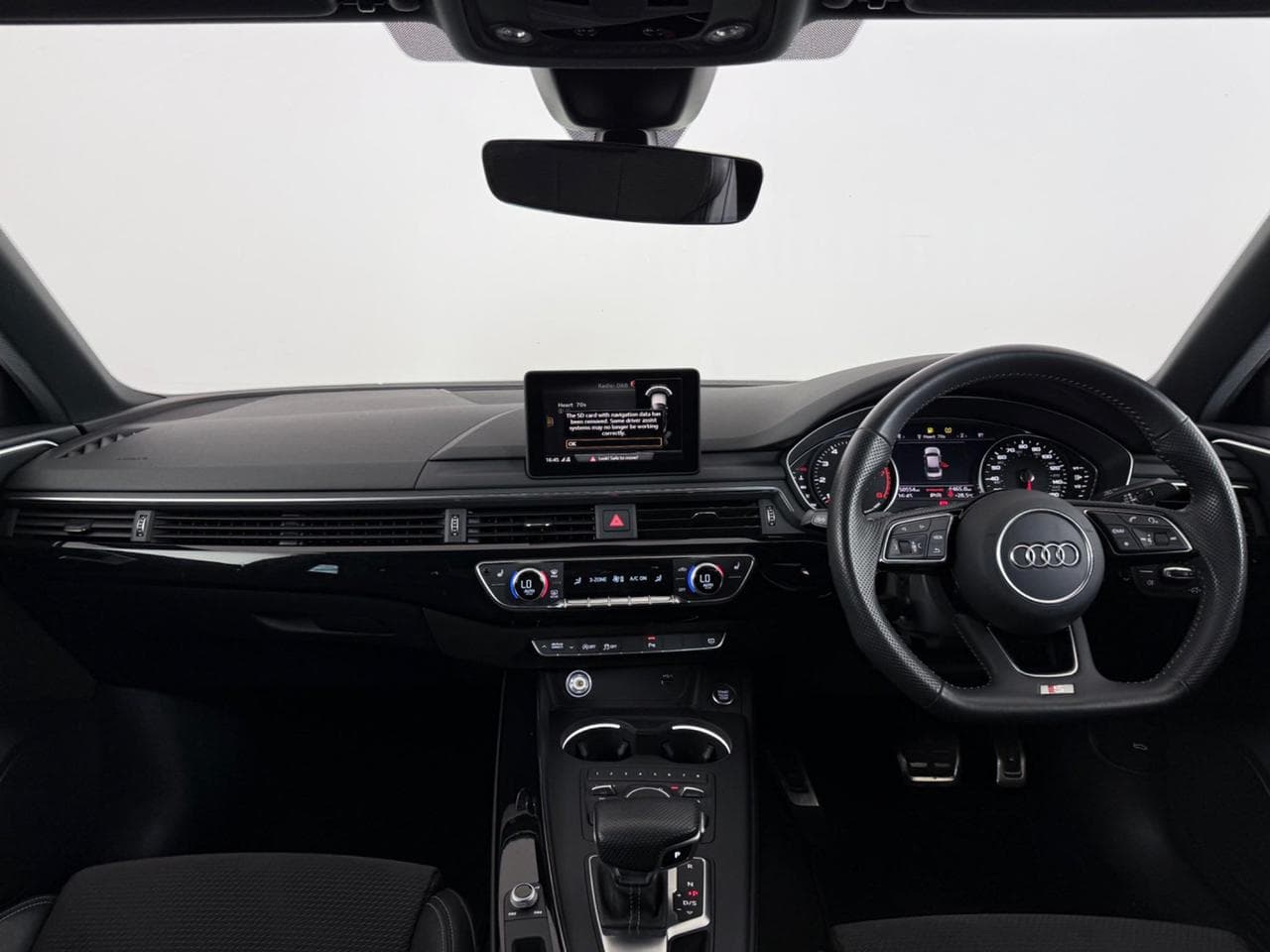 AUDI A4 thumbnail Interior Front