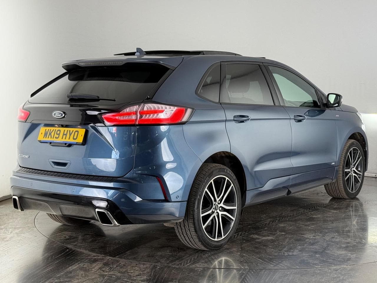 Ford Edge thumbnail Rear Right