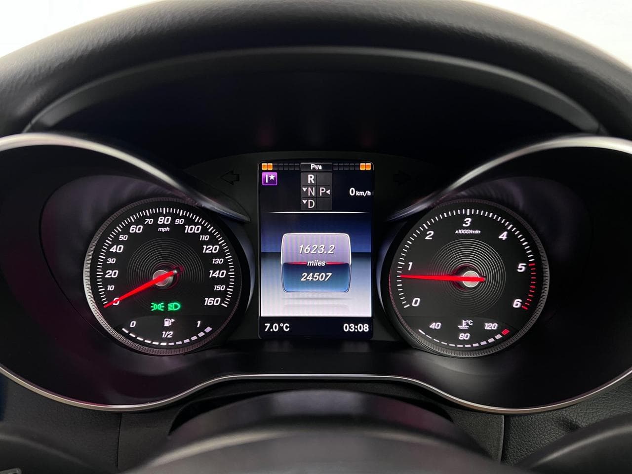 MERCEDES-BENZ C-Class thumbnail Driver Instruments