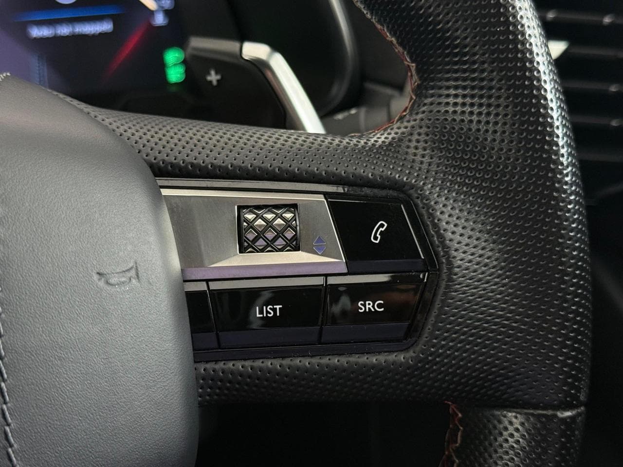 DS 7 Crossback thumbnail Misc Controls