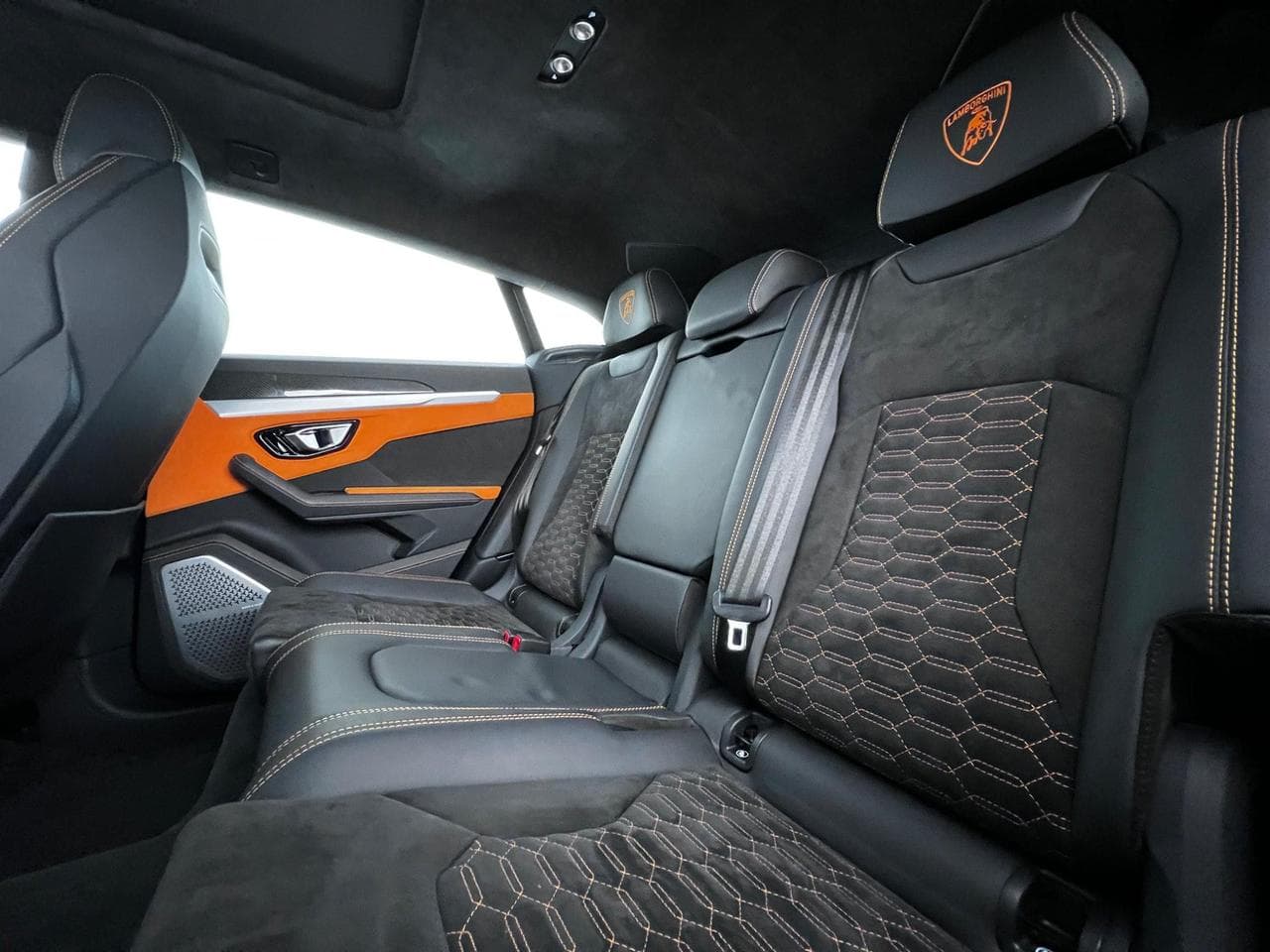 LAMBORGHINI Urus thumbnail Seats Rear