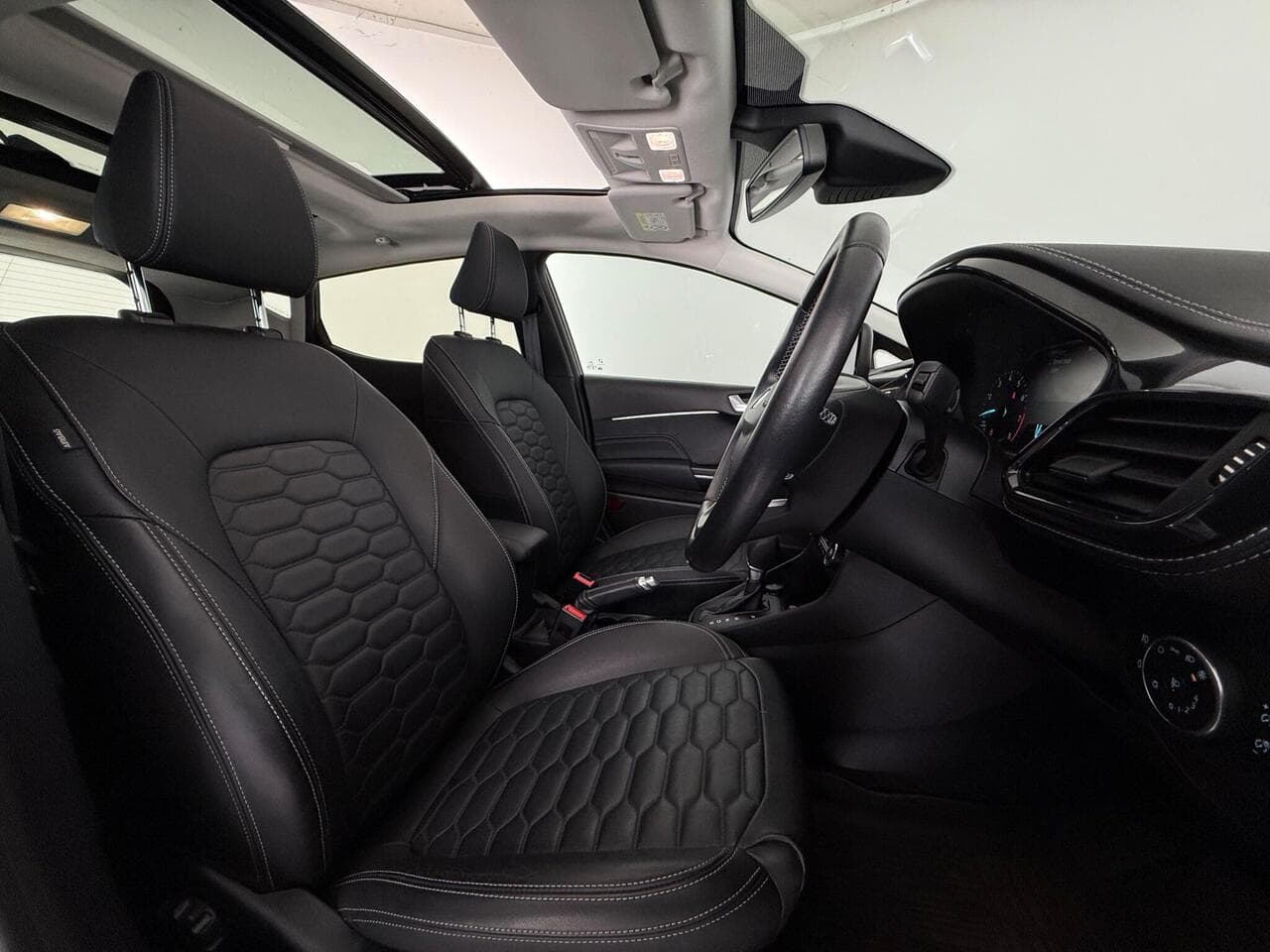 FORD Fiesta thumbnail Seat Driver