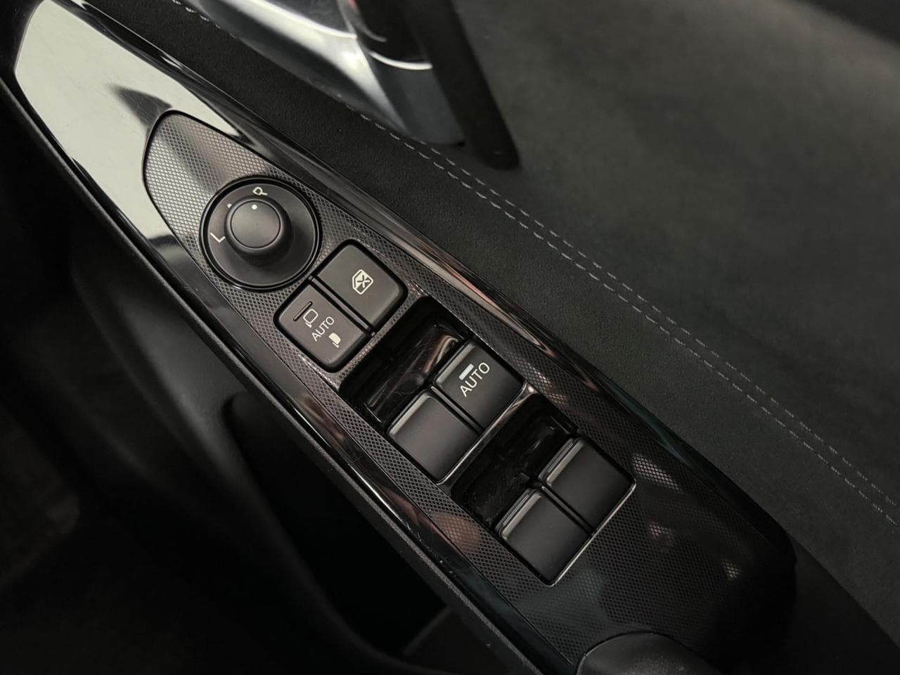 MAZDA 2 thumbnail Misc Controls
