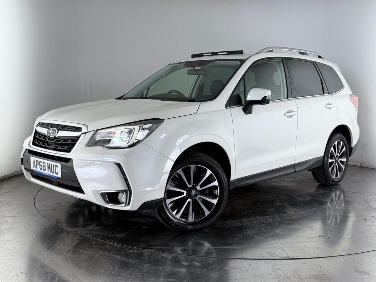 SUBARU Forester thumbnail Front Left