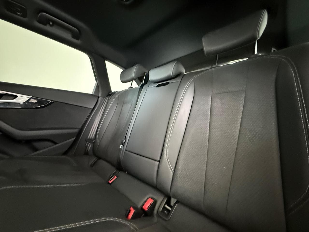 AUDI A4 thumbnail Seats Rear