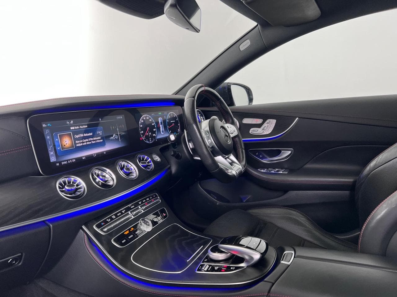 MERCEDES-BENZ E-Class thumbnail Interior Front