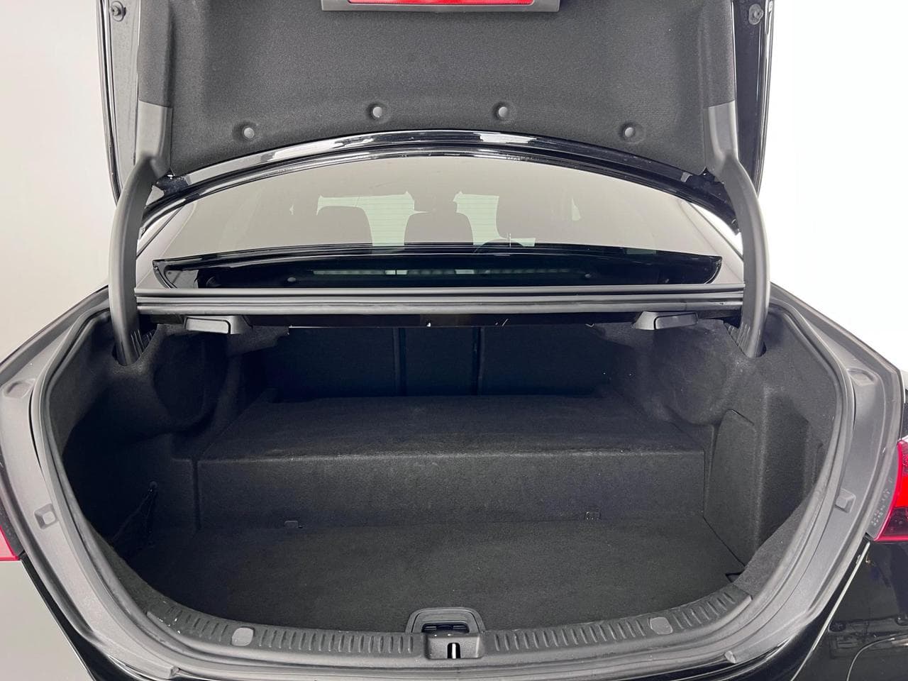 MERCEDES-BENZ E-CLASS thumbnail Boot