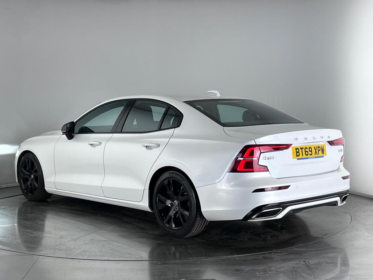 VOLVO S60 thumbnail Rear Left