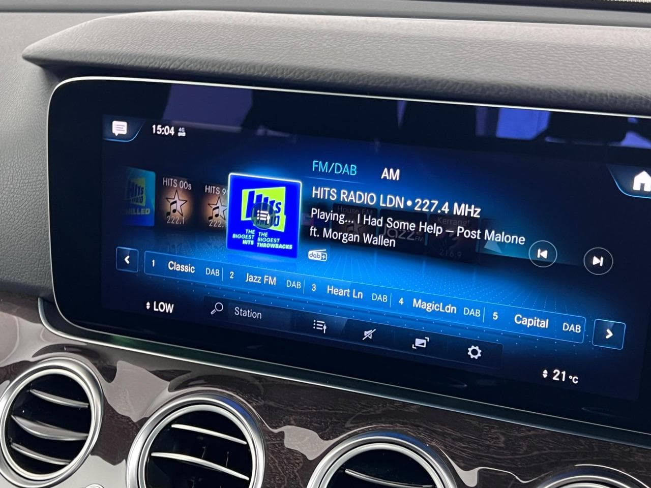 MERCEDES-BENZ E-CLASS thumbnail Infotainment System