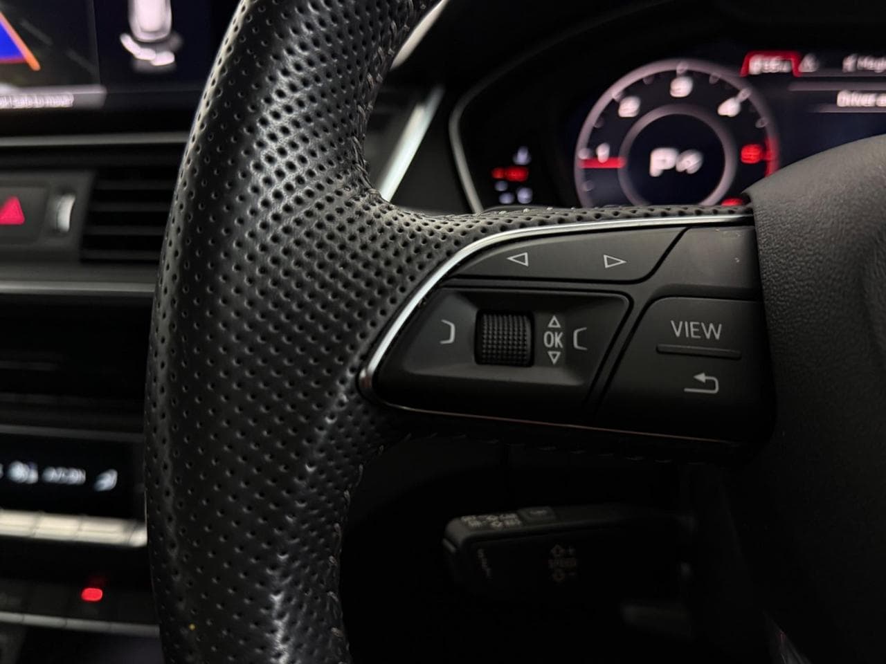 AUDI Q5 thumbnail Misc Controls