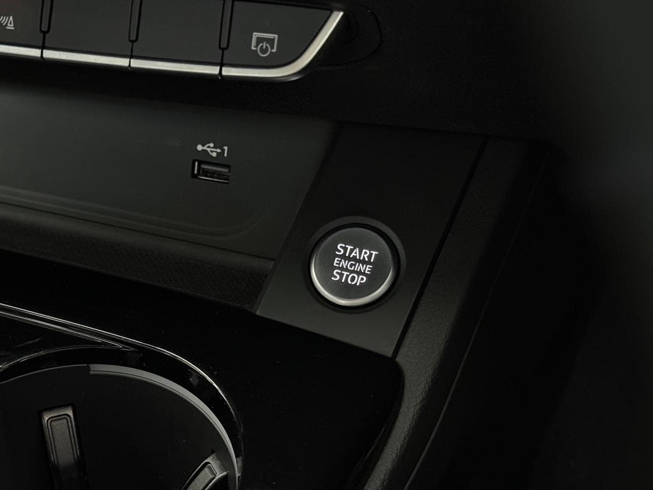 AUDI A4 thumbnail Misc Controls