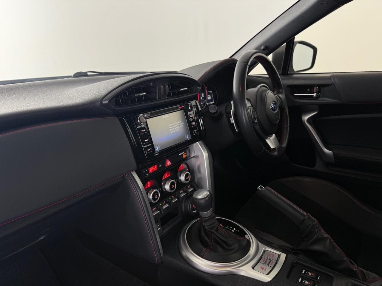 SUBARU BRZ thumbnail Interior Front
