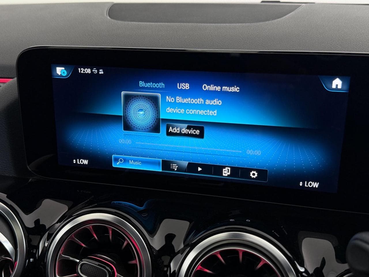 MERCEDES-BENZ GLA thumbnail Infotainment System