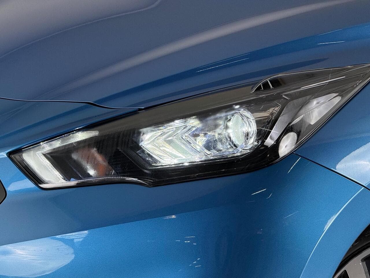 Nissan Micra thumbnail Lights Front