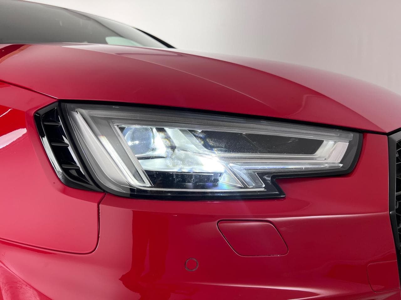 AUDI A4 thumbnail Lights Front