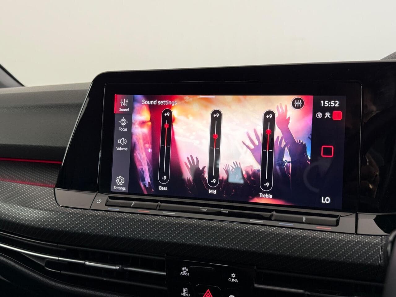 VOLKSWAGEN Golf thumbnail Infotainment System