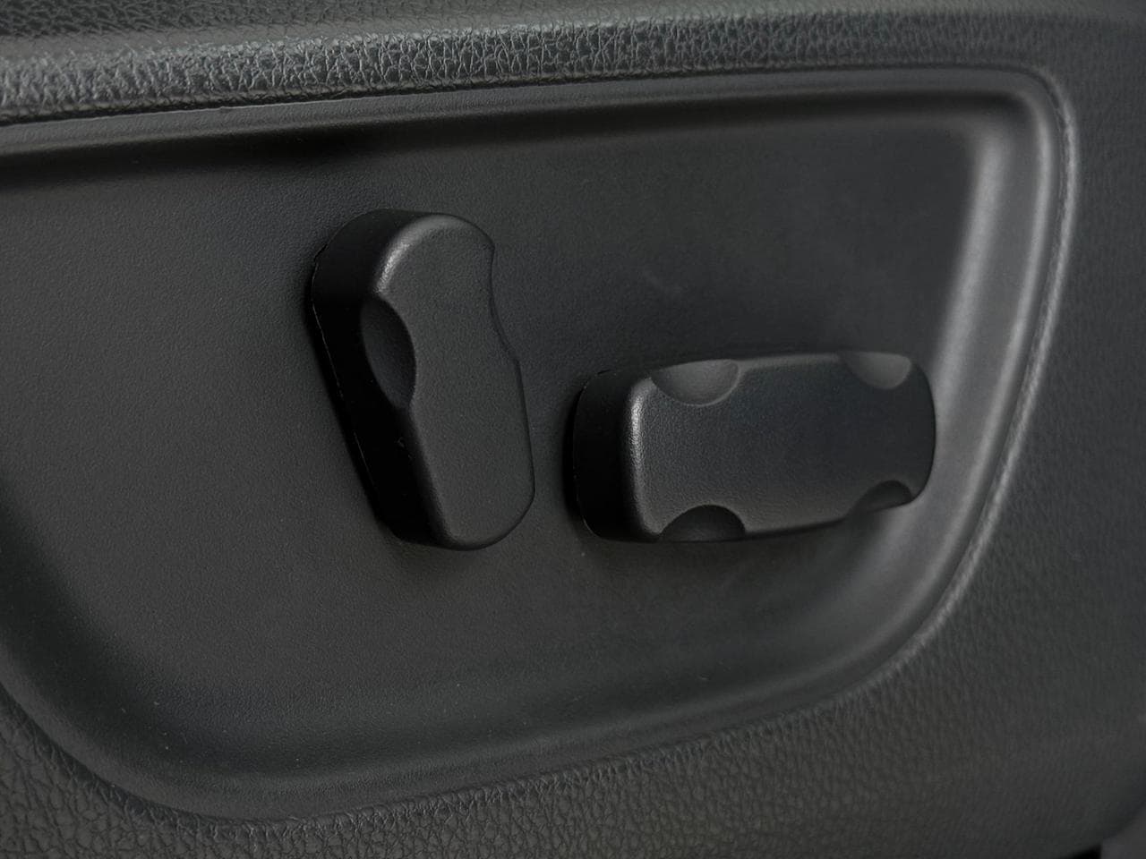 MITSUBISHI Shogun Sport thumbnail Misc Controls