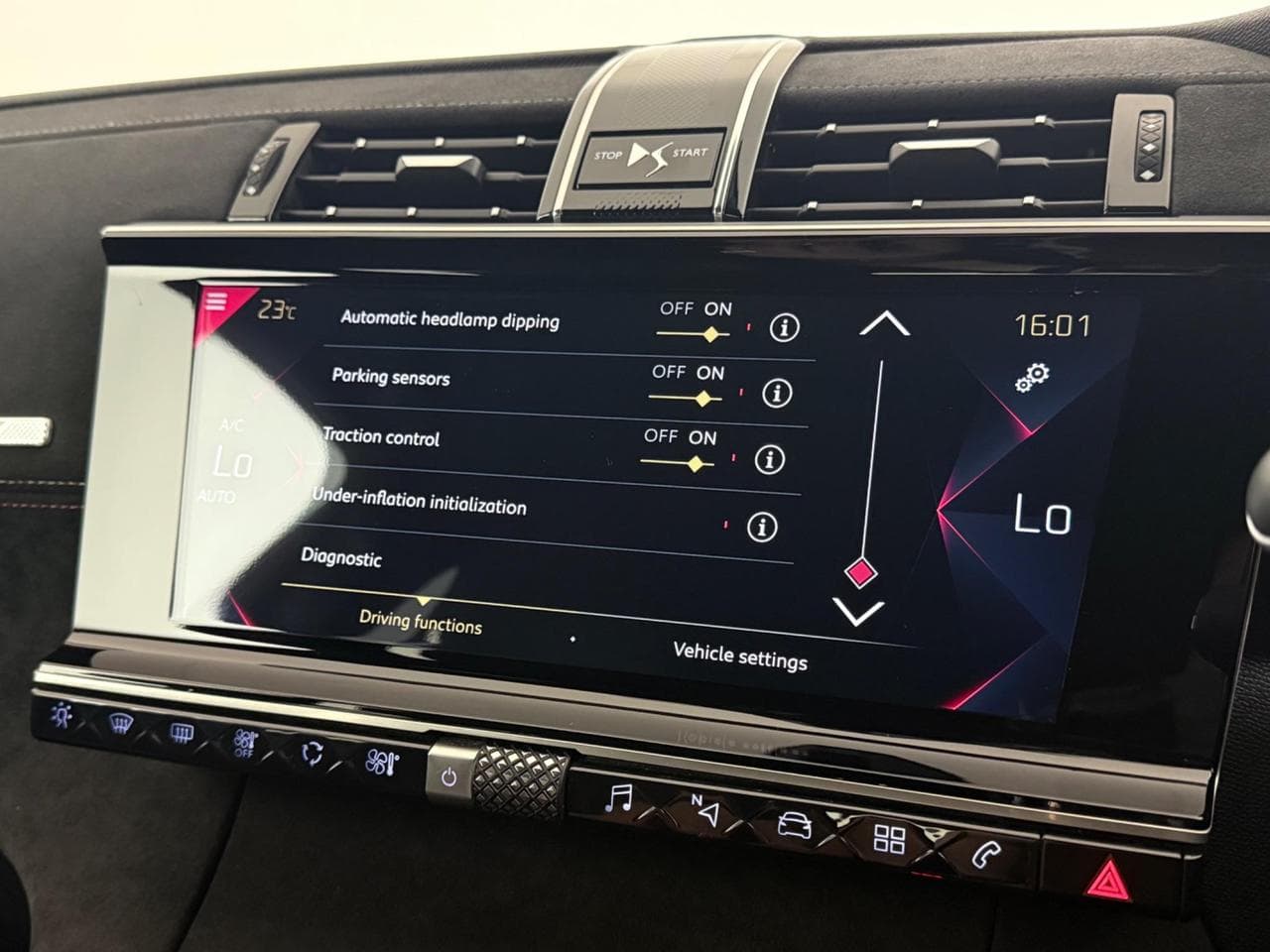DS 7 Crossback thumbnail Infotainment System
