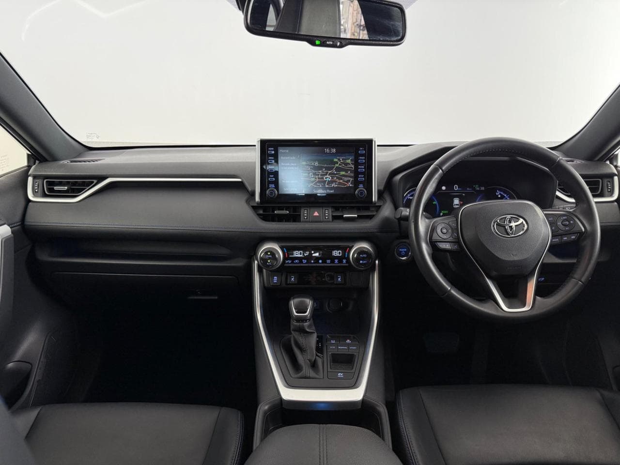 TOYOTA RAV4 thumbnail Interior Front