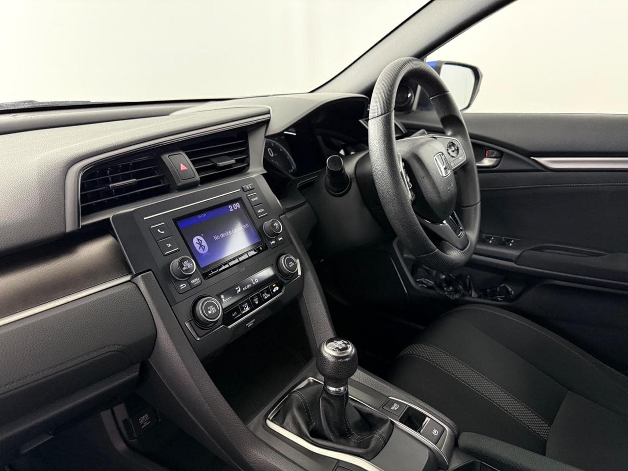 Honda Civic thumbnail Interior Front