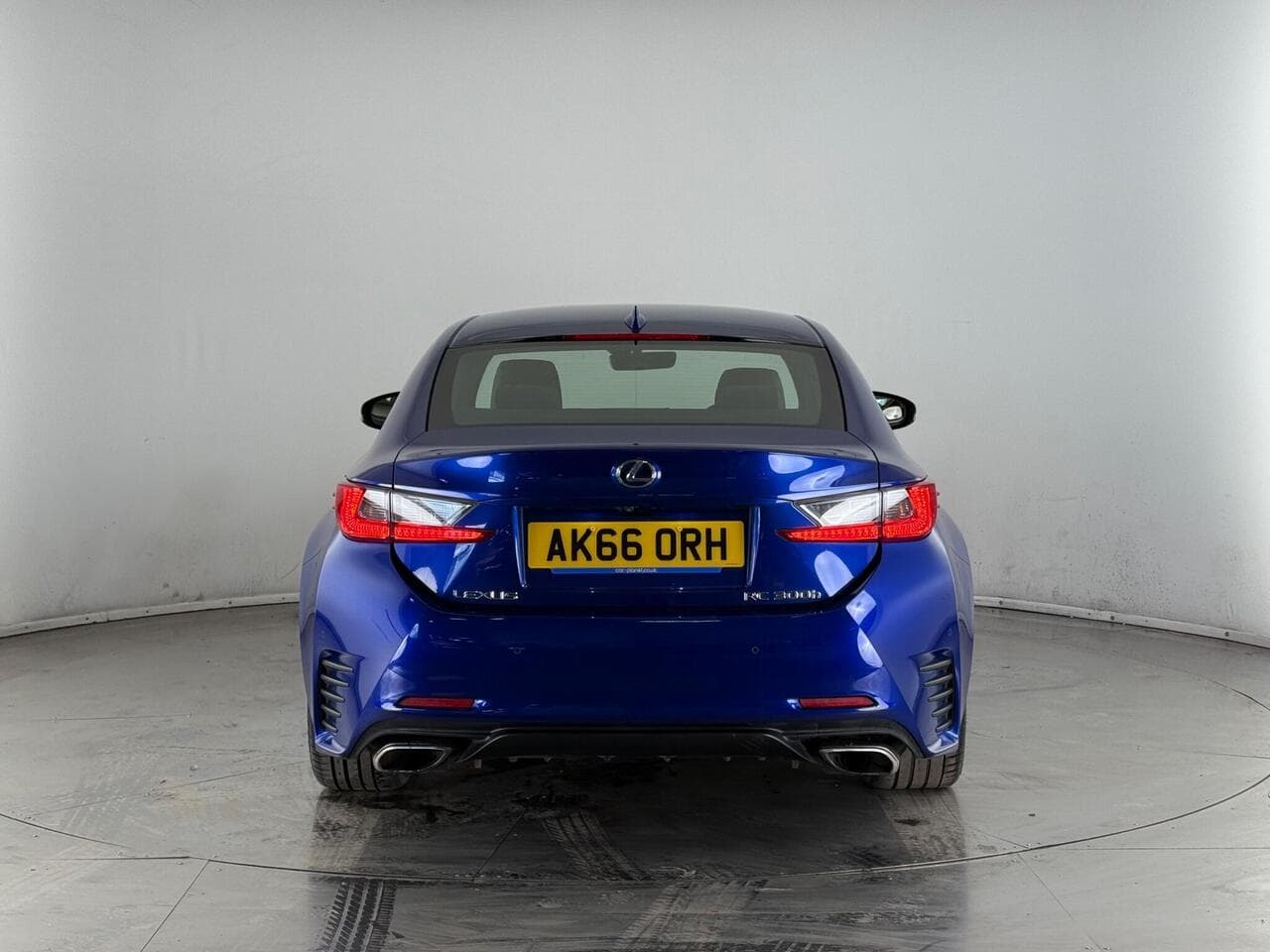 LEXUS RC thumbnail Rear