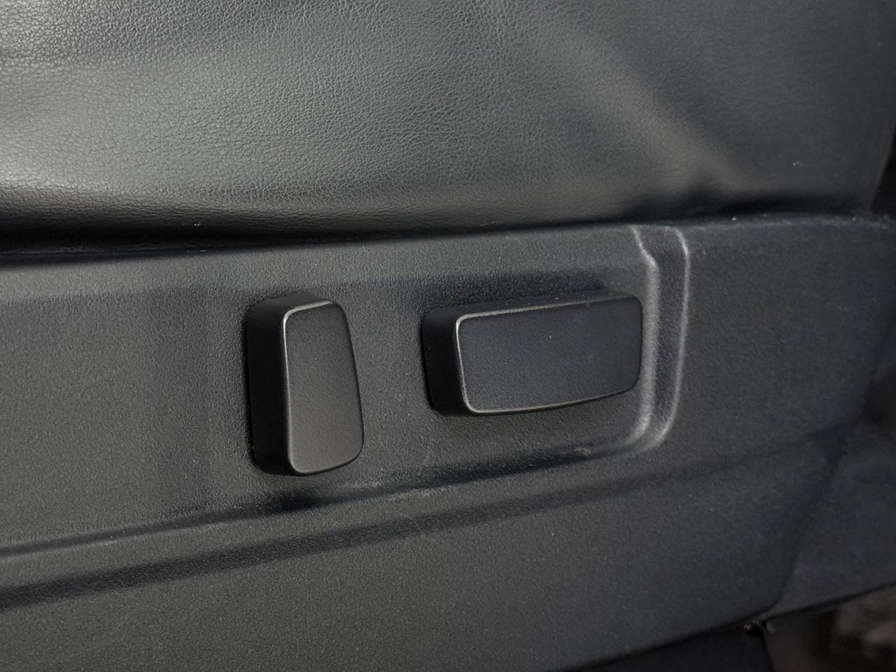 MITSUBISHI OUTLANDER thumbnail Misc Controls