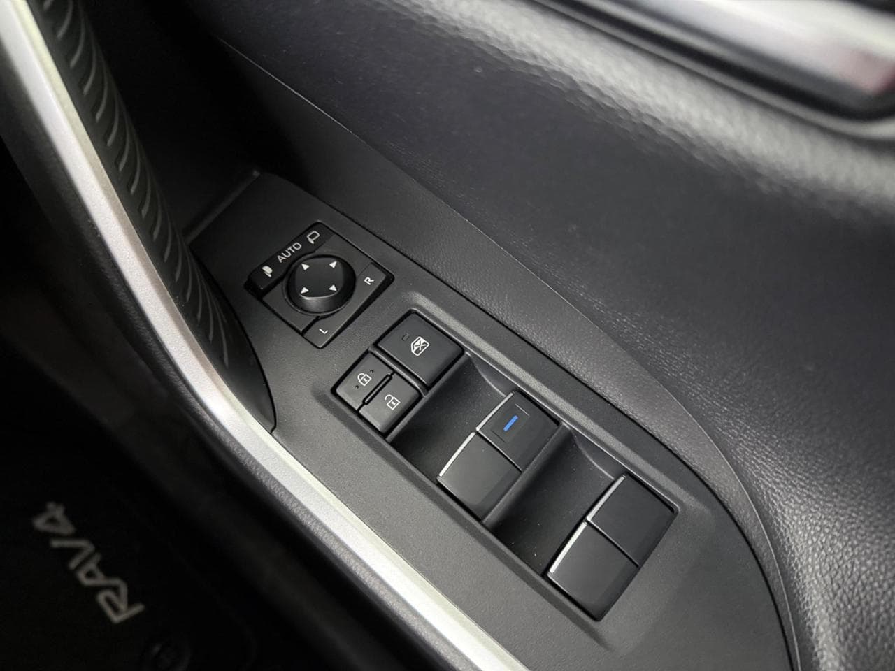 TOYOTA RAV4 thumbnail Misc Controls