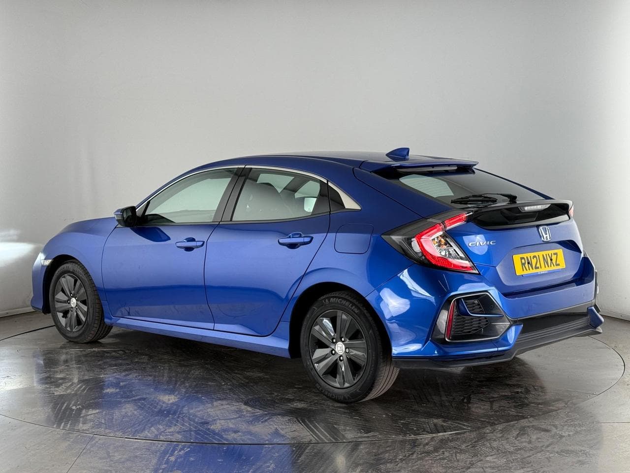 Honda Civic thumbnail Rear Left