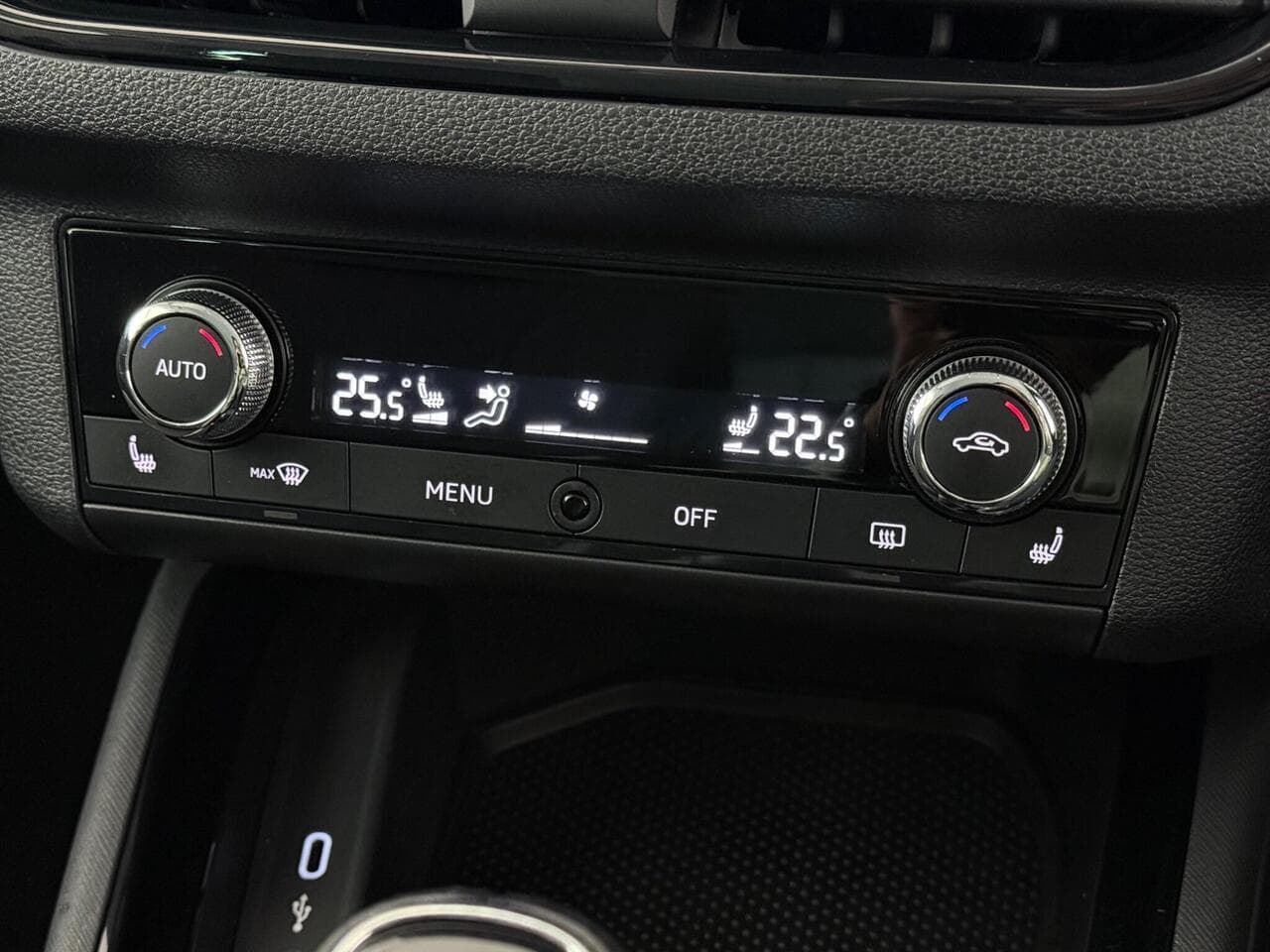 SKODA Kamiq thumbnail Misc Controls