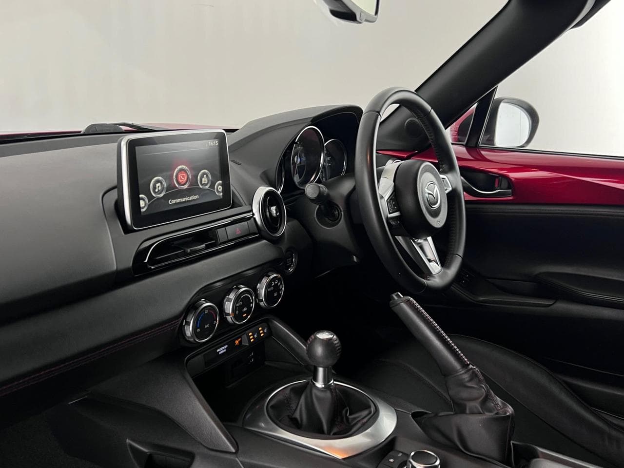 MAZDA MX-5 thumbnail Interior Front