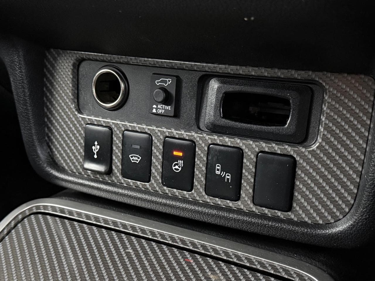 MITSUBISHI OUTLANDER thumbnail Misc Controls