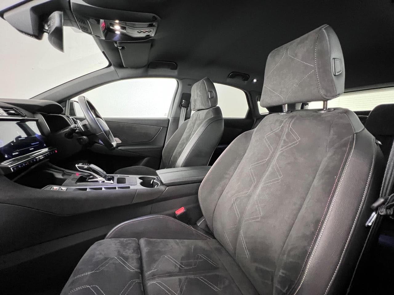 DS 7 Crossback thumbnail Seat Front Passenger