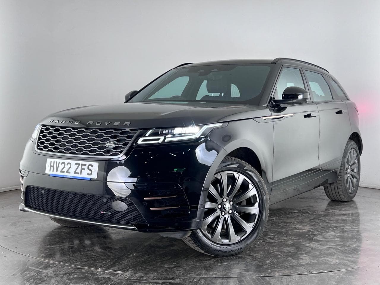 LAND ROVER Range Rover Velar thumbnail Front Left