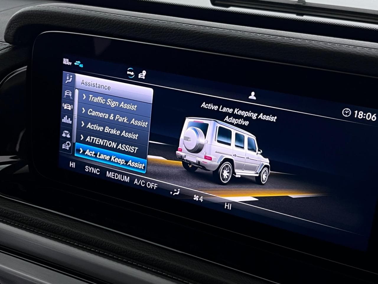 MERCEDES-BENZ G-Class thumbnail Infotainment System