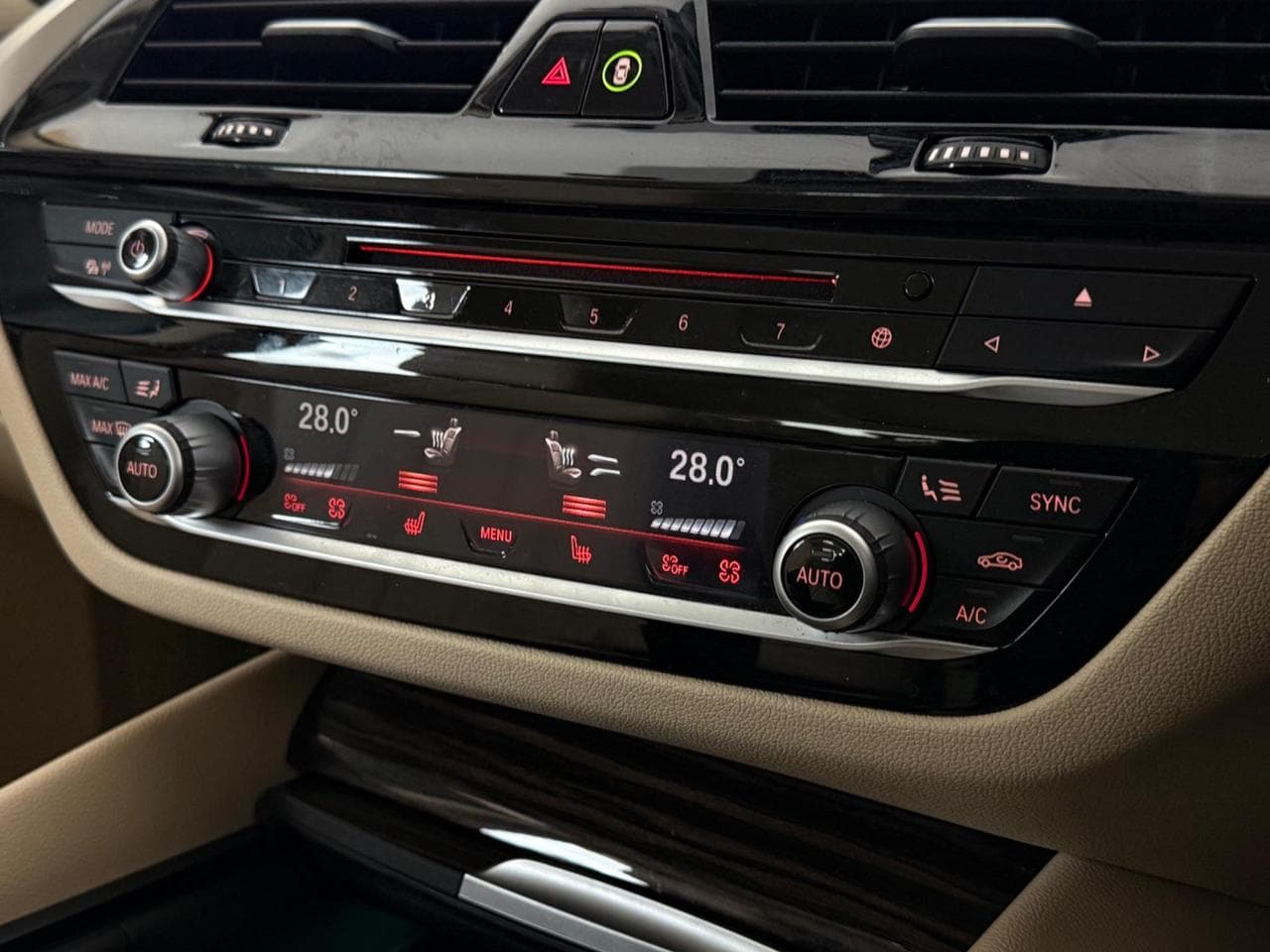 BMW 6 Series thumbnail Infotainment System