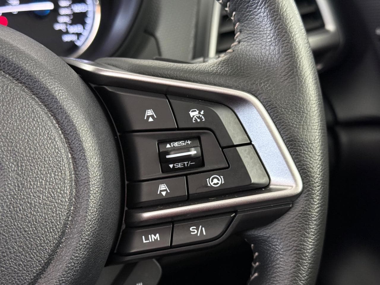 SUBARU Forester thumbnail Misc Controls