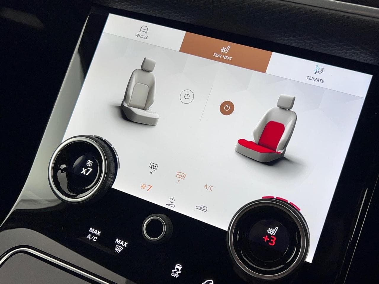 LAND ROVER RANGE ROVER VELAR thumbnail Infotainment System