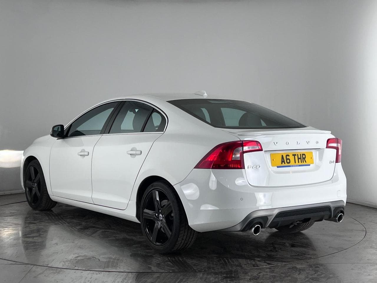 VOLVO S60 thumbnail Rear Left