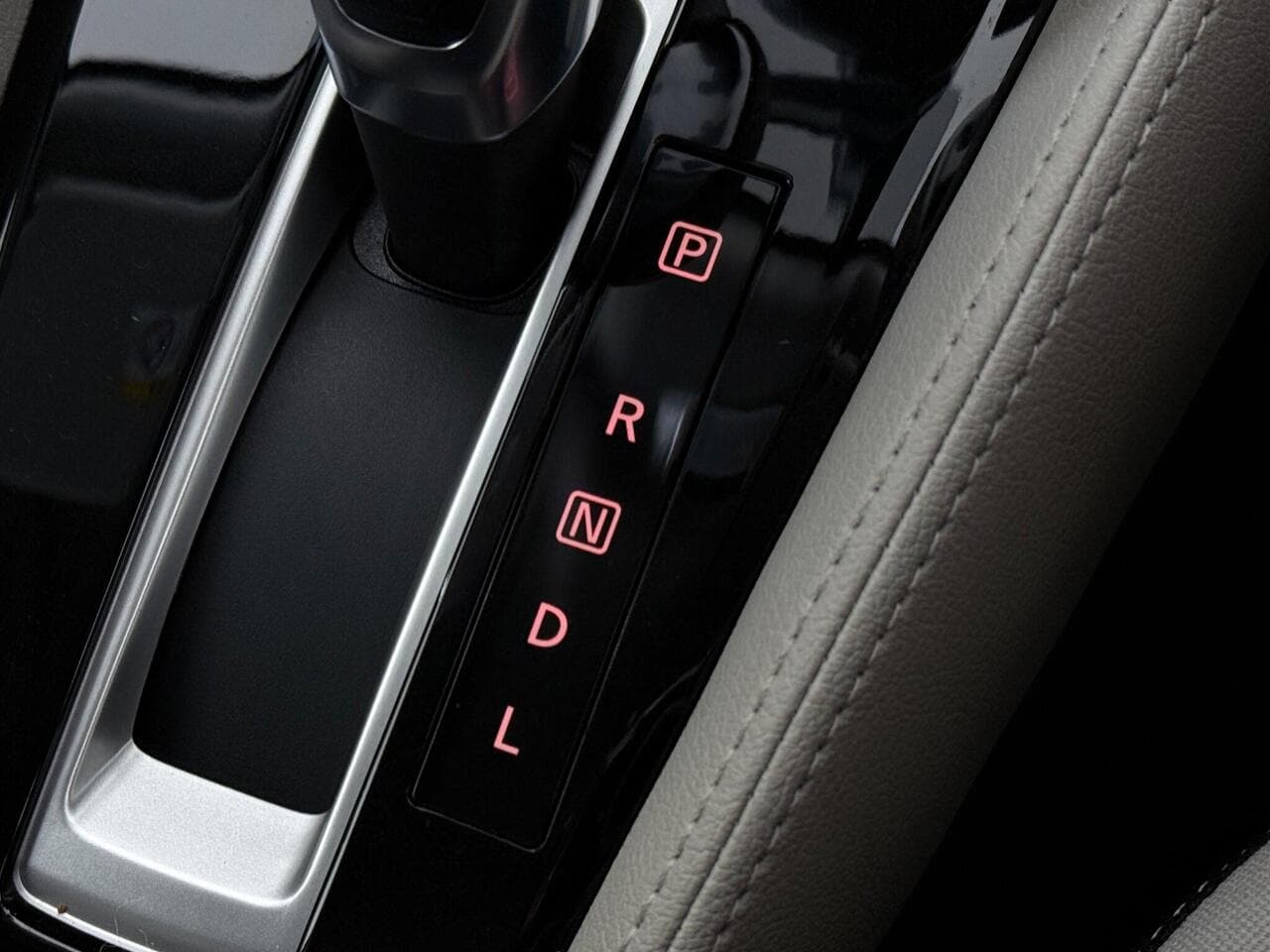 Nissan Micra thumbnail Misc Controls