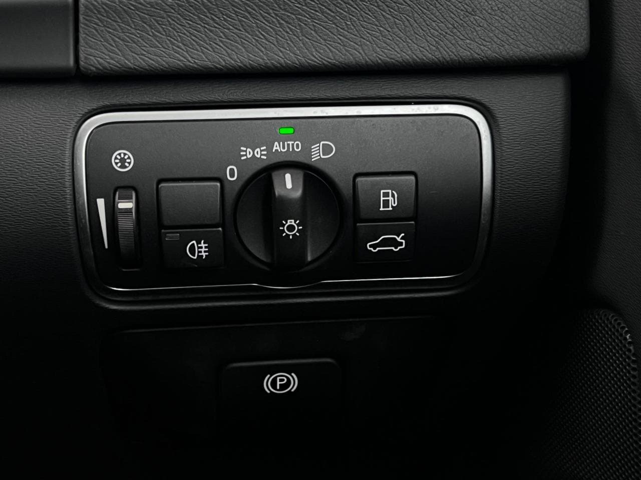 VOLVO S60 thumbnail Misc Controls