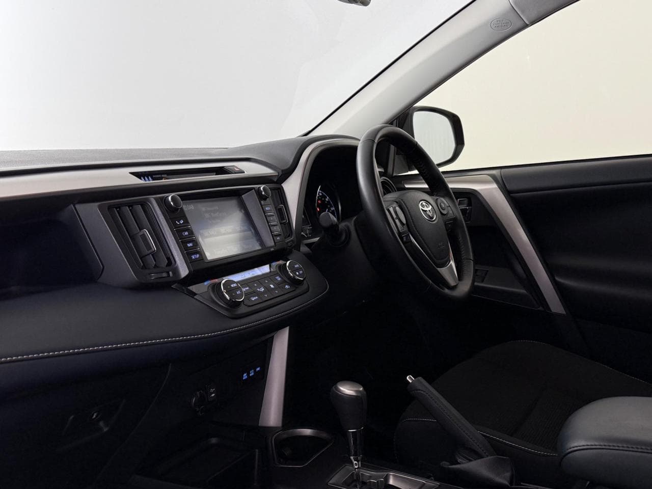 TOYOTA RAV4 thumbnail Interior Front