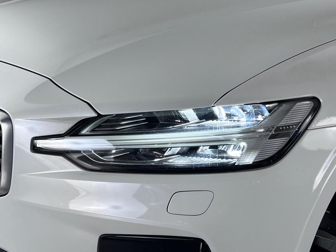 VOLVO S60 thumbnail Lights Front