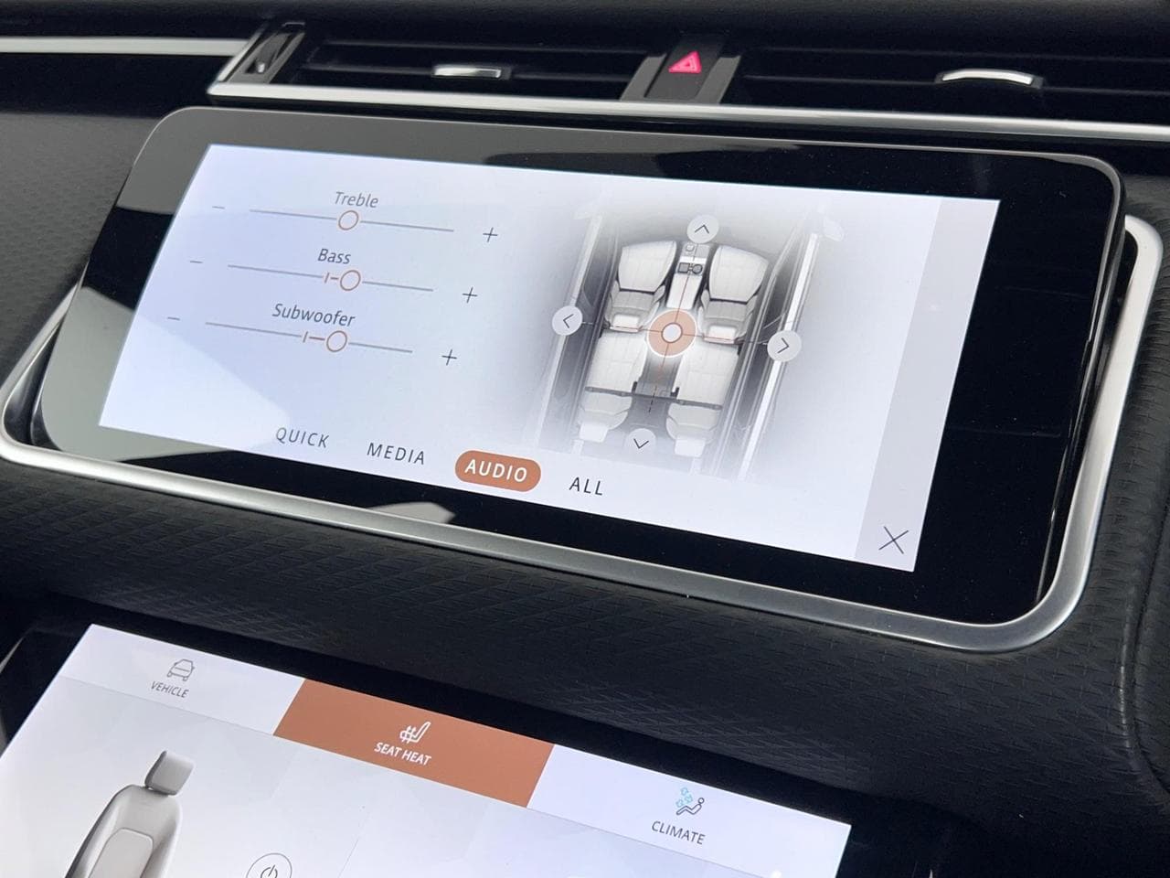 LAND ROVER Range Rover Velar thumbnail Infotainment System