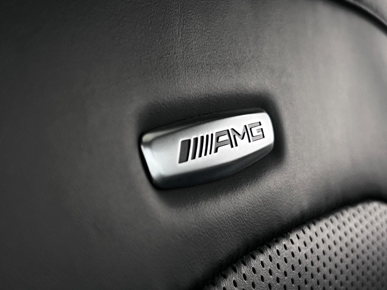 MERCEDES-BENZ G-Class thumbnail Misc Controls