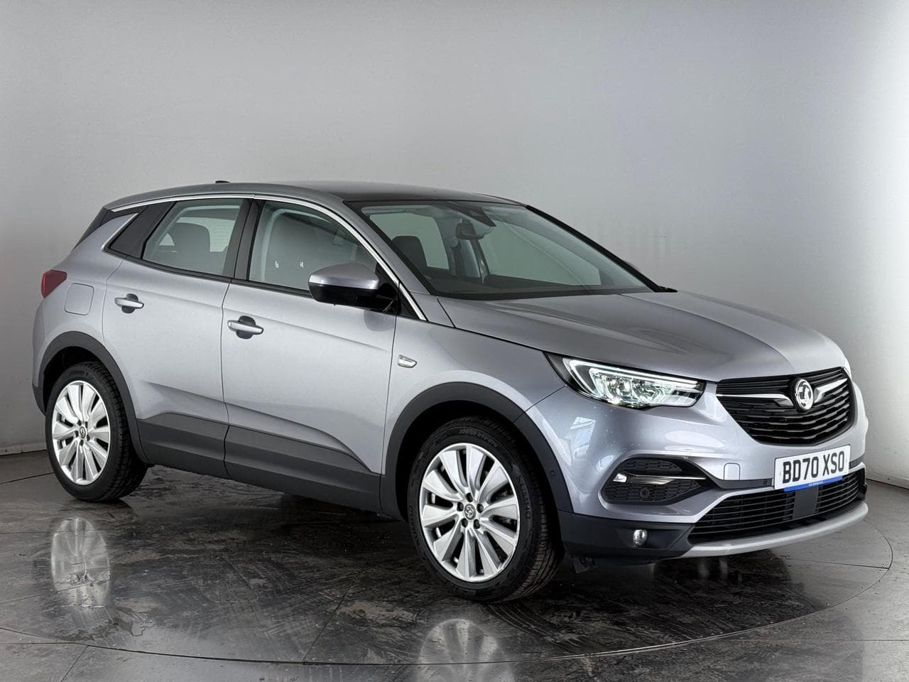 VAUXHALL Grandland X - VAUXHALL Grandland X 1.2 Turbo Elite Nav Auto Euro 6 (s/s) 5dr