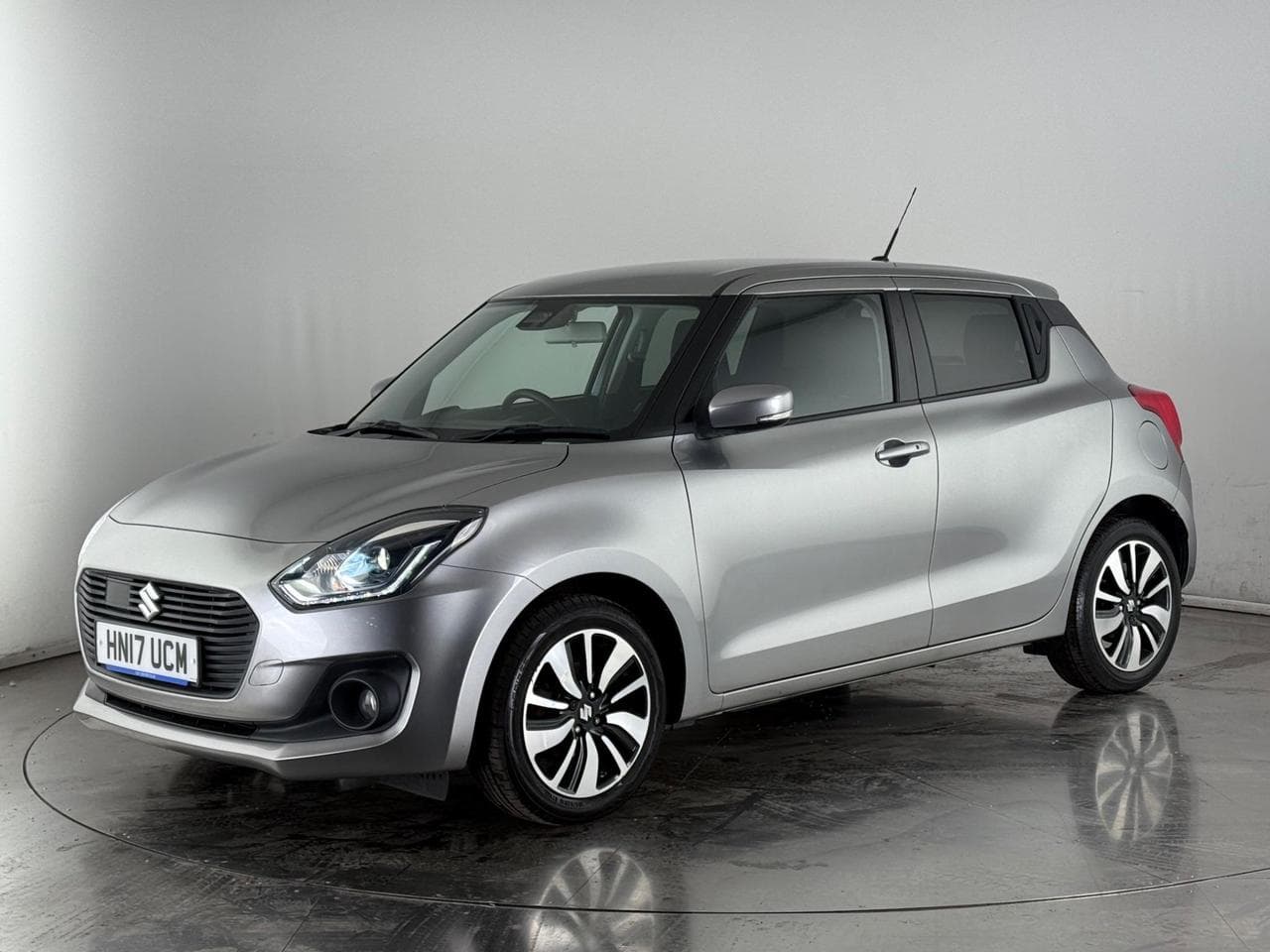 SUZUKI Swift thumbnail Front Left