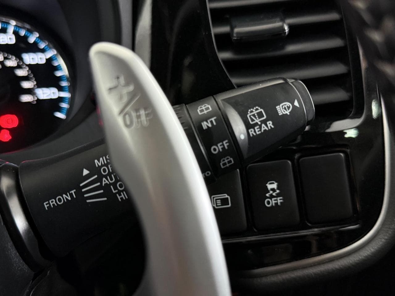 MITSUBISHI OUTLANDER thumbnail Misc Controls