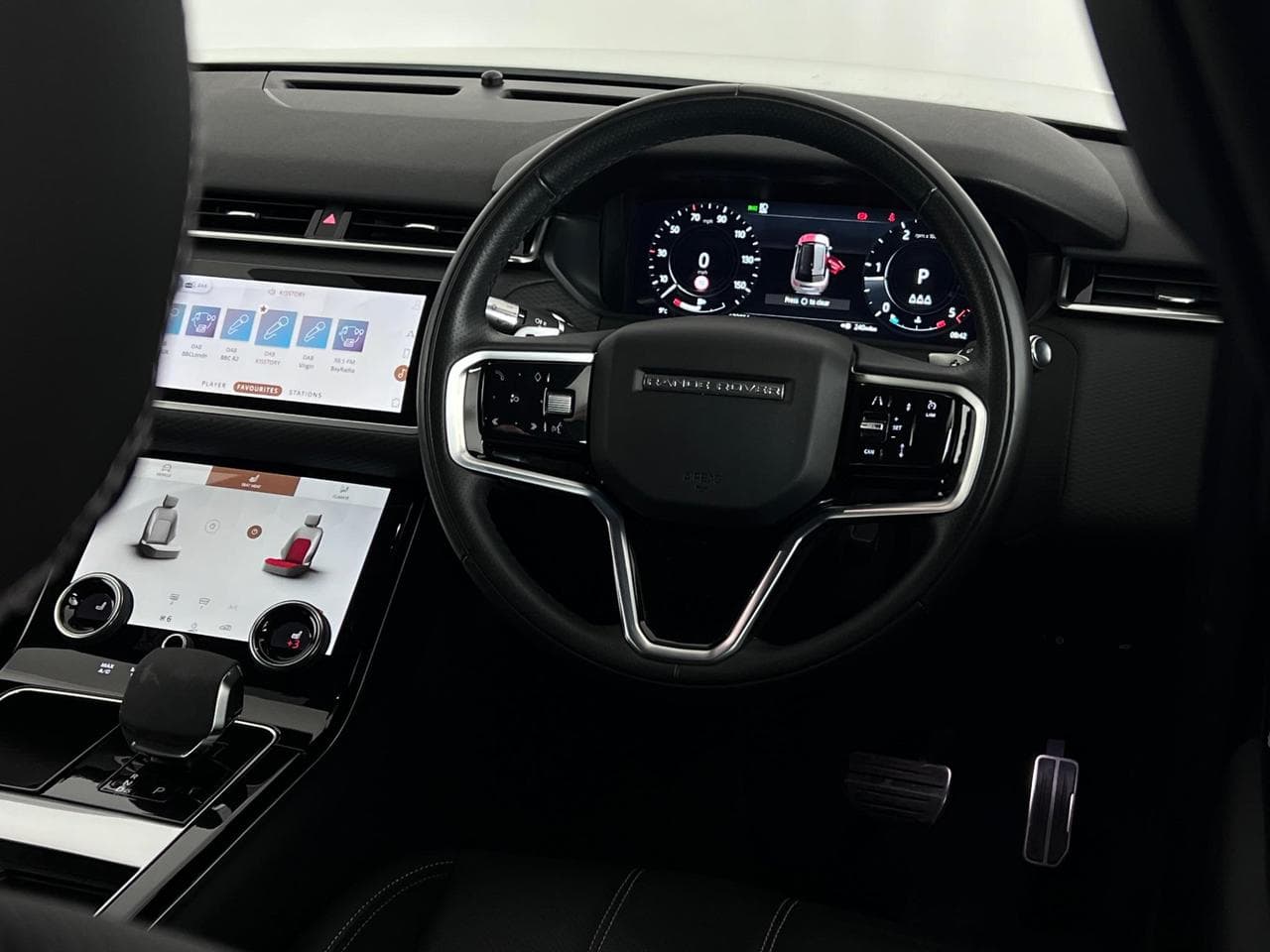 LAND ROVER RANGE ROVER VELAR thumbnail Steering Wheel